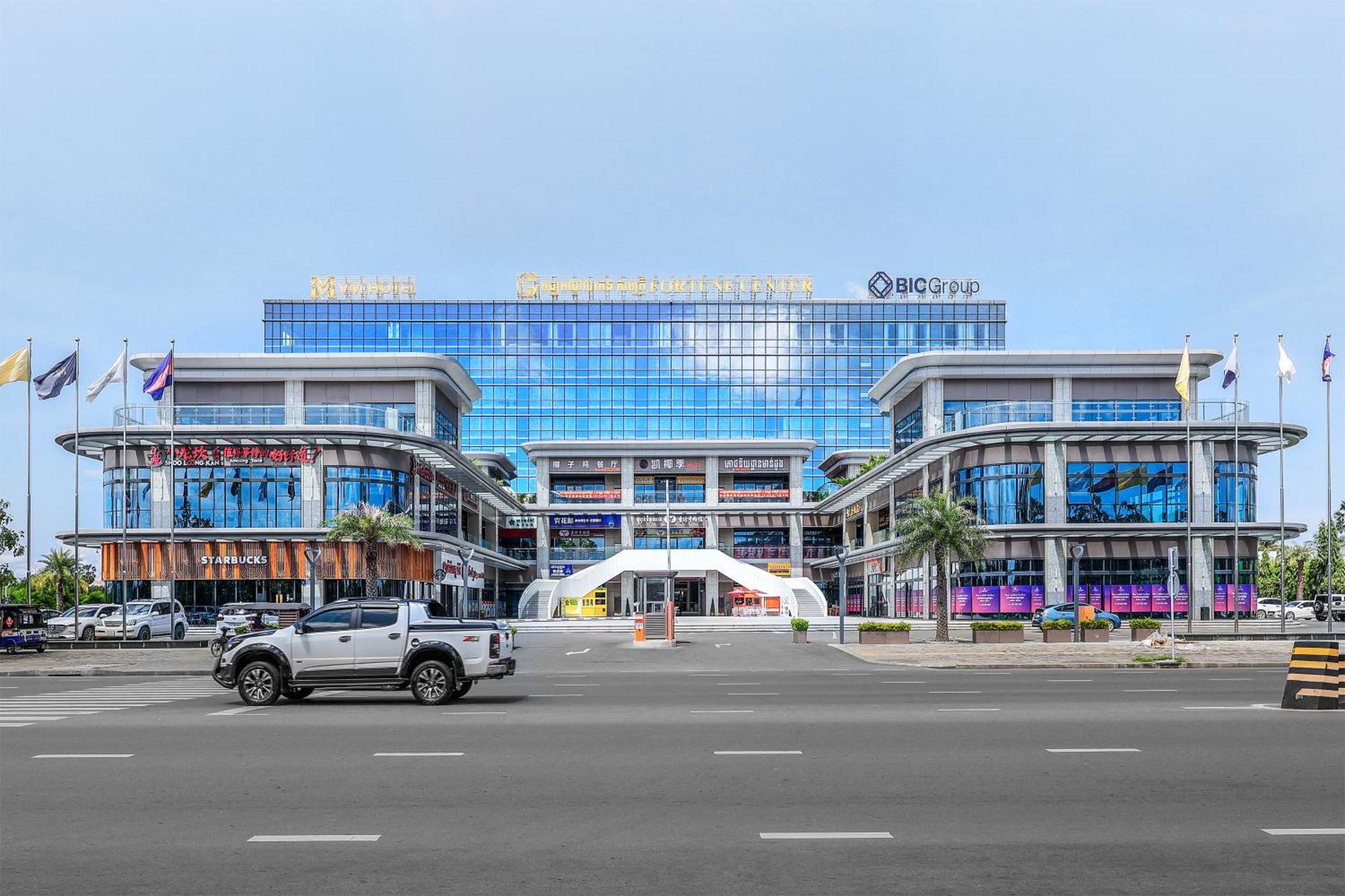 Vm Hotel Phnom Penh Exterior photo